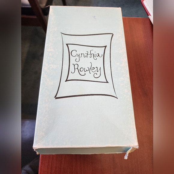 Cynthia Rowley black leather and grey wool/felt spectator style pumps. - Picture 4 of 6